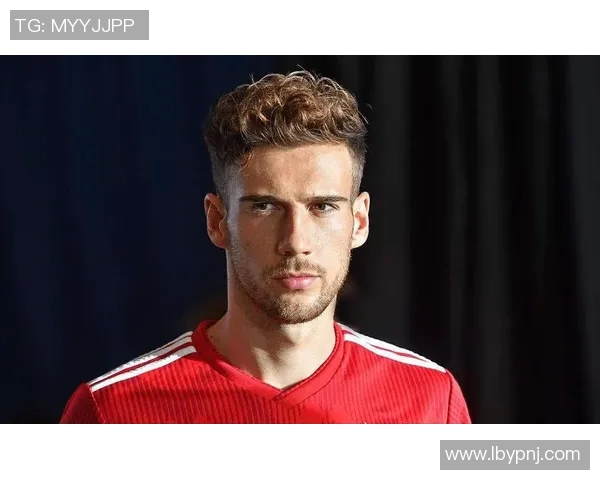 格雷茨卡的崛起与挑战：从天才少年到足球巨星的成长之路